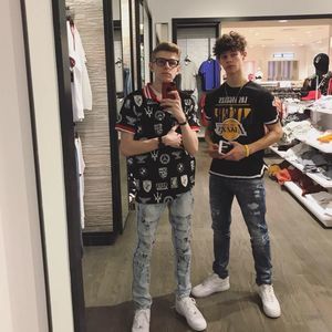 Meet your Posher, Zach